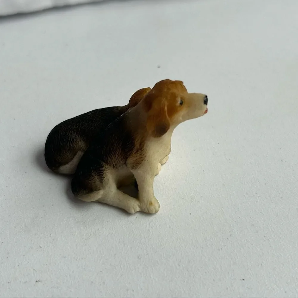 MCM Vintage Glass Beagle Dog Figurine Pair Brown and Black Decorative Pet Statue
